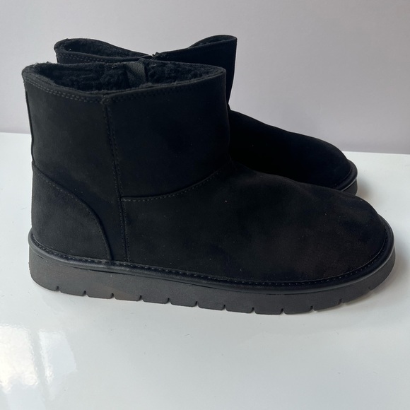 NEW Womens size 6 Booties Black Faux Suede - Picture 1 of 11